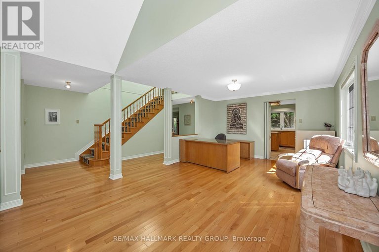 28845636/1725-autumn-ridge-drive/chapel-hill/ottawa/ontario/K1C6Z1_9