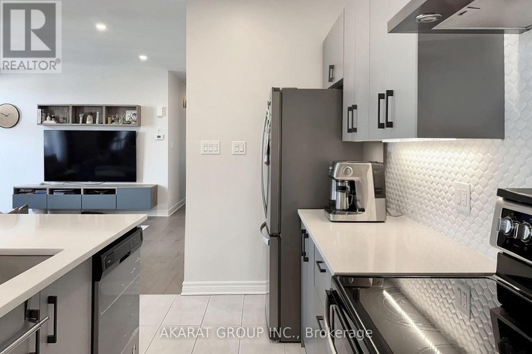 29112778/g-725-dearborn-private/blossom-parkkemp-parkfindlay-creek/ottawa/ontario/K1T0W4_15