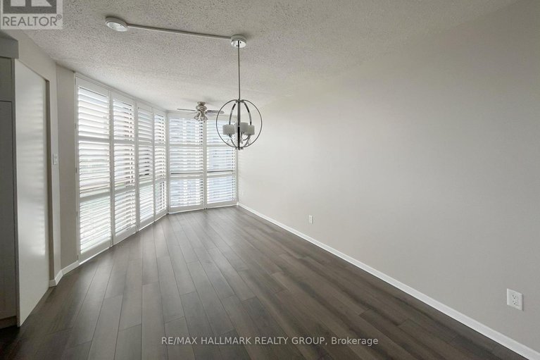28555722/1210-2871-richmond-road/queensway-terrace-north/ottawa/ontario/K2B8M5_10