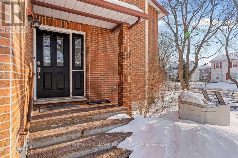 29654523/217-dovercourt-avenue/westborohampton-park/ottawa/ontario/K1Z7H3_4