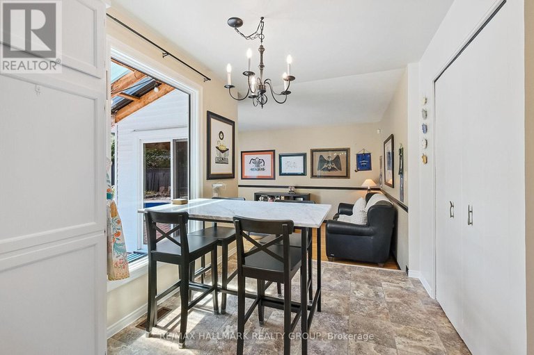 28610076/1352-baden-avenue/emerald-woodssawmill-creek/ottawa/ontario/K1T1V7_13