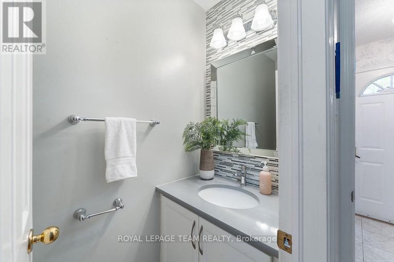 29015991/2684-violet-street/britannia/ottawa/ontario/K2B6X2_6