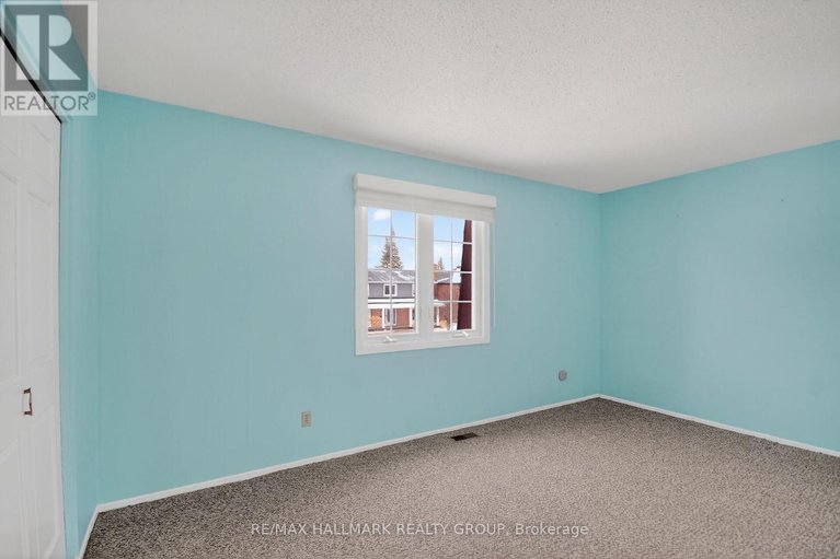 29582128/1050-plante-drive/hunt-clubwestern-community/ottawa/ontario/K1V9E6_36