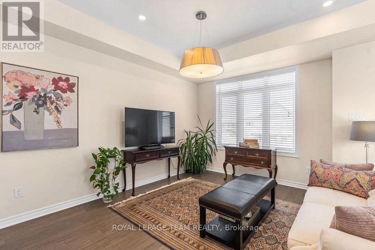 29379773/94-nutting-crescent/riverside-southgloucester-glen/ottawa/ontario/K4M0E2_15