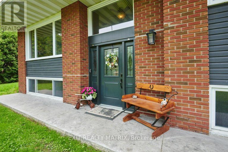 28424099/8296-corlyon-street/metcalfe/ottawa/ontario/K0A2P0_2