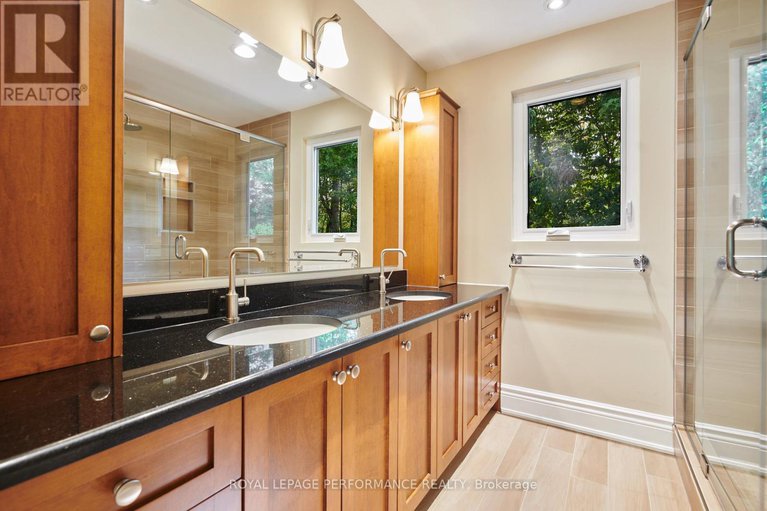 29066042/3804-autumnwood-street/emerald-woodssawmill-creek/ottawa/ontario/K1T2G8_21