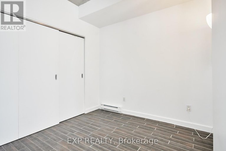 28998983/606-180-york-street/lower-townbyward-market/ottawa/ontario/K1N1J6_22