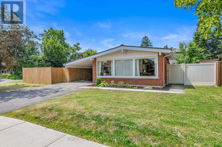 28495906/2061-featherston-drive/urbandale-acres/ottawa/ontario/K1H6R1_1