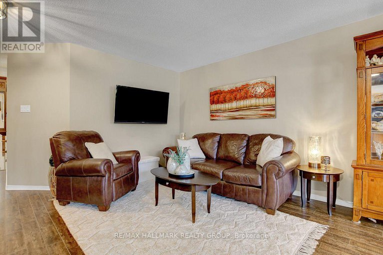 29023597/230-greenridge-street/chapel-hill/ottawa/ontario/K1C7R8_6