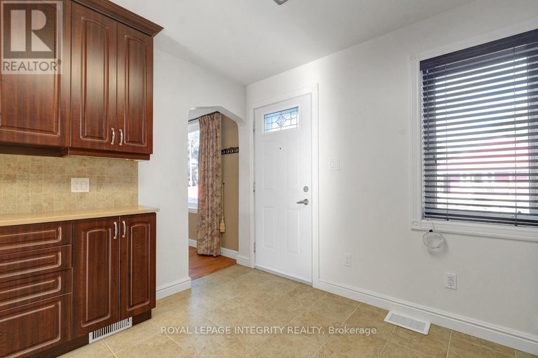 28955602/348-lafontaine-avenue/vanier/ottawa/ontario/K1L6X5_10