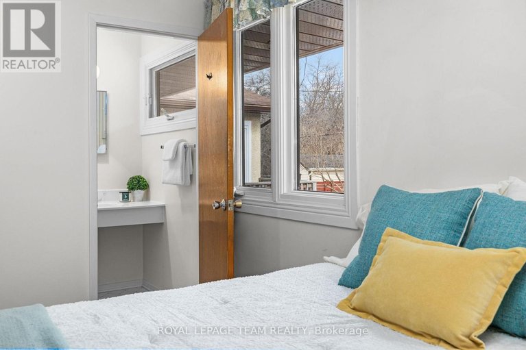 29460825/35-cherrywood-drive/arbeatha-park/ottawa/ontario/K2H6H1_25