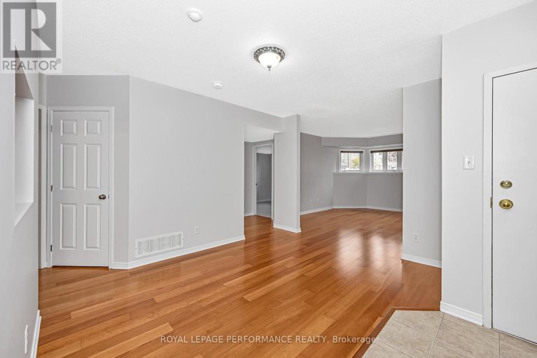 29245170/2-80-briargate-private/springridgeeast-village/ottawa/ontario/K4A0C3_9