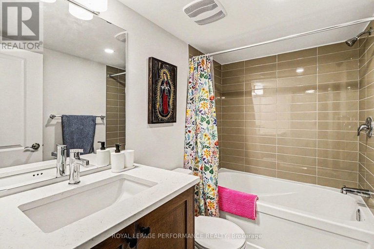 29540688/14-academie-street/embrun/russell/ontario/K0A1W0_33