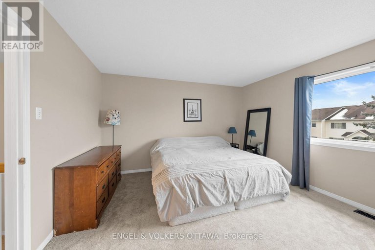 29142168/526-meadowbreeze-drive/emerald-meadowstrailwest/ottawa/ontario/K2M2T4_19