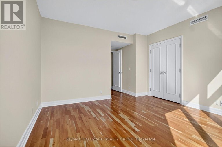 29029375/1707-3590-rivergate-way/quinterra/ottawa/ontario/K1V1V6_22