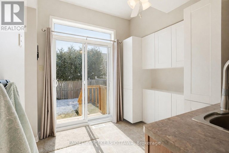 29570905/1092-brasseur-crescent/fallingbrookgardenway-south/ottawa/ontario/K4A5A1_12