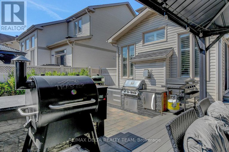 29117733/1916-montmere-avenue/notting-hillsummerside/ottawa/ontario/K4A0E7_35