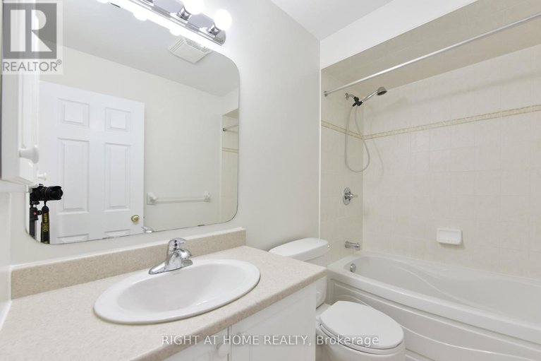 28391369/205-gray-crescent/beaverbrook/ottawa/ontario/K2K3L8_26