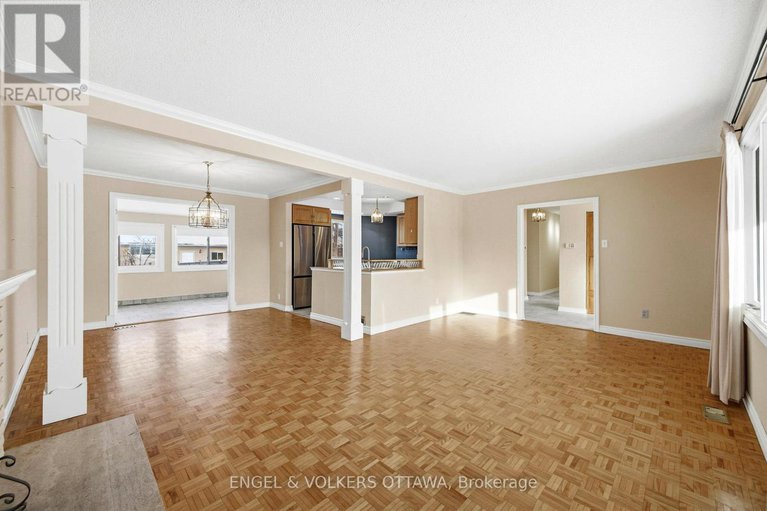 29371717/49-inverness-avenue/borden-farmstewart-farmcarleton-heightsparkwood-hills/ottawa/ontario/K2E6N6_4