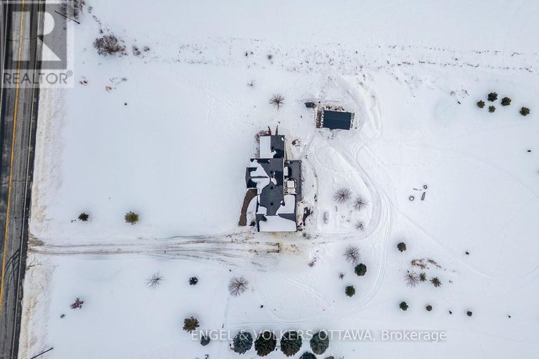 29381440/5165-canon-smith-drive/fitzroy/ottawa/ontario/K0A1X0_45