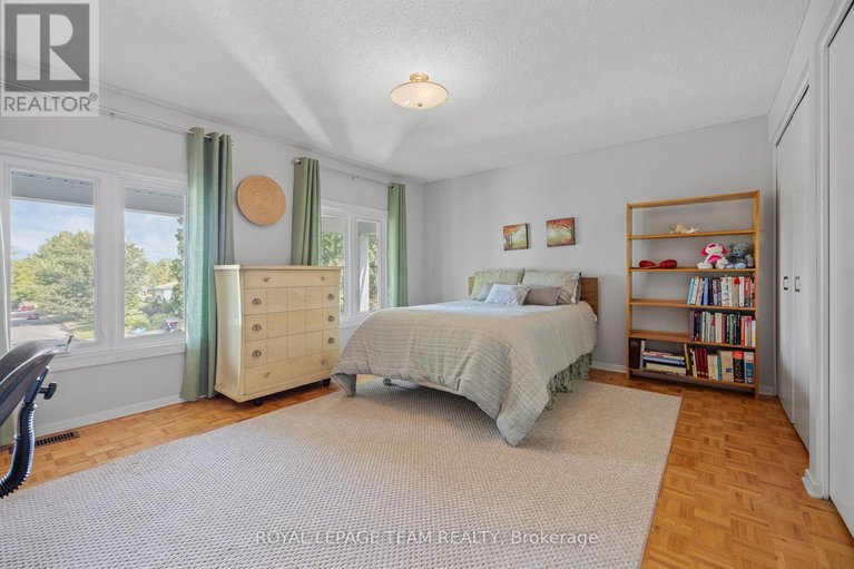 28900932/2486-regina-street/lincoln-heights/ottawa/ontario/K2B6X5_23
