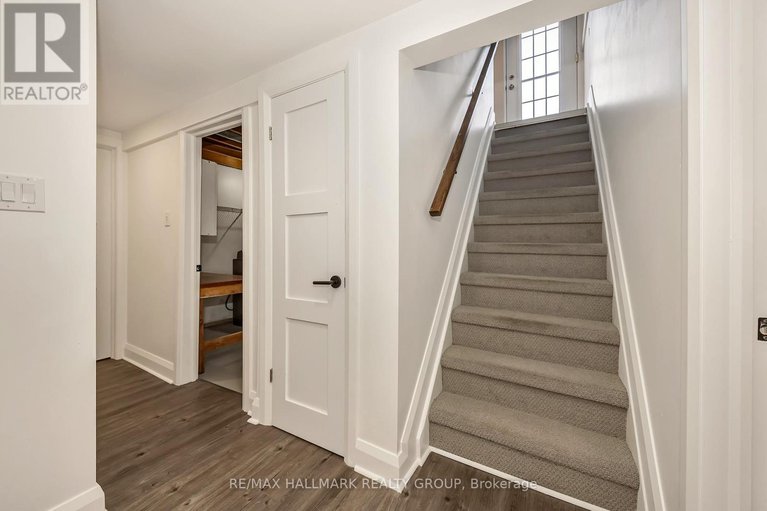 29670694/1138-sherman-drive/bel-air-heights/ottawa/ontario/K2C2M4_36