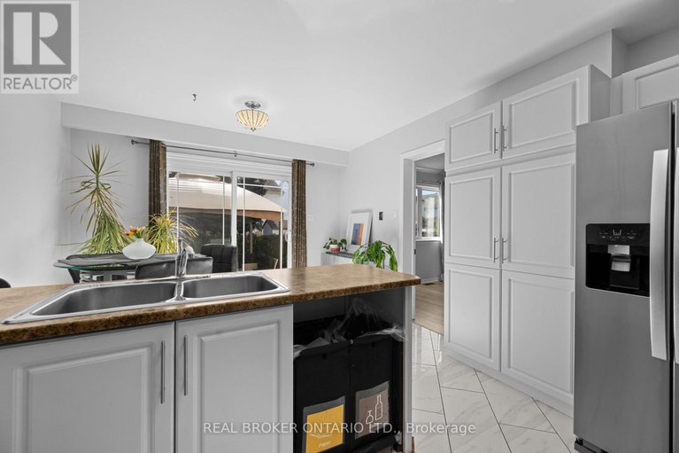 28963282/618-tourelle-drive/fallingbrookgardenway-south/ottawa/ontario/K4A3H4_15