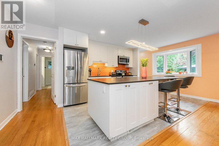 28909917/9-newbury-avenue/borden-farmstewart-farmcarleton-heightsparkwood-hills/ottawa/ontario/K2E6K7_10