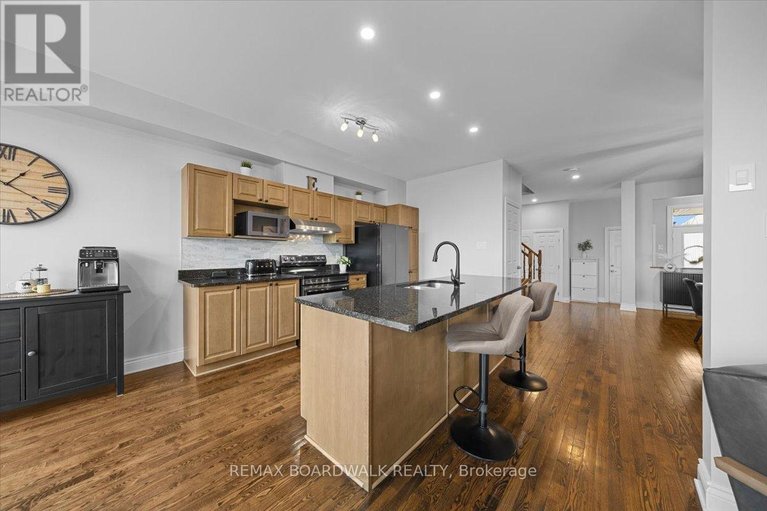 29616180/6830-breanna-cardill-street/greely/ottawa/ontario/K4P0C1_17