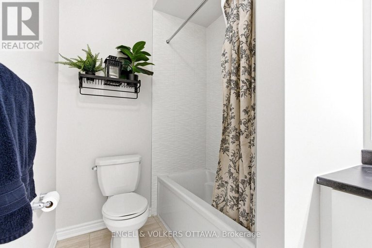 29519858/808-kiniw-private/cfb-rockcliffe-and-area/ottawa/ontario/K1K5A4_17