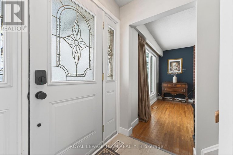 29302410/2690-hickson-crescent/redwood-park/ottawa/ontario/K2H6Y6_4