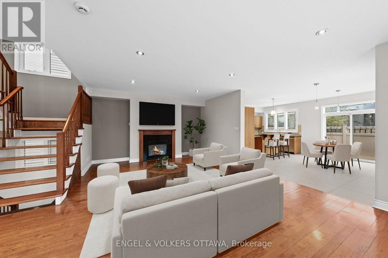 29614138/249-atlantis-avenue/westboro-west/ottawa/ontario/K2A1X9_4