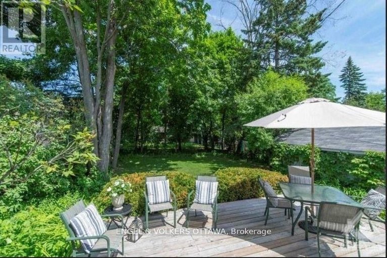 29567928/317-summit-avenue/alta-vistafaircrest-heights/ottawa/ontario/K1H5Z9_18