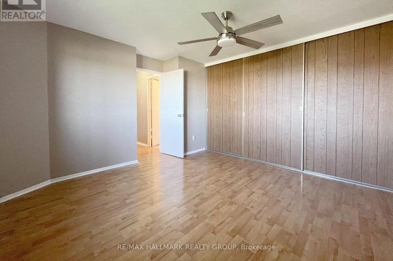 28636839/1015-20-chesterton-drive/borden-farmstewart-farmcarleton-heightsparkwood-hills/ottawa/ontario/K2E6Z7_11