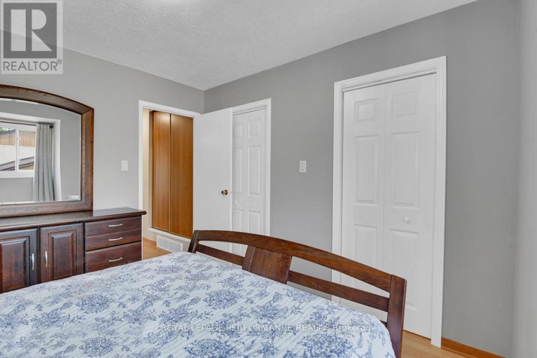 28412769/61-3344-uplands-drive/hunt-club/ottawa/ontario/K1V9R9_22