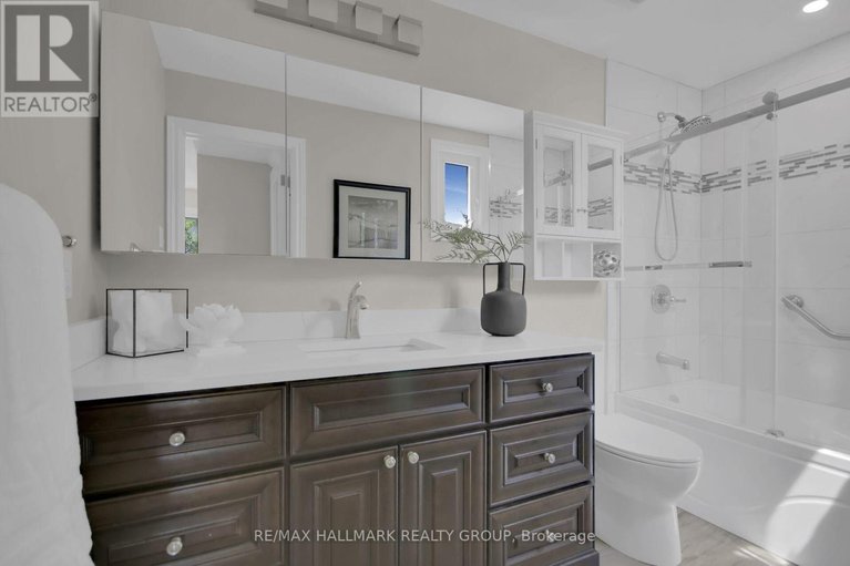 28723074/51-charkay-street/borden-farmstewart-farmcarleton-heightsparkwood-hills/ottawa/ontario/K2E5N5_34