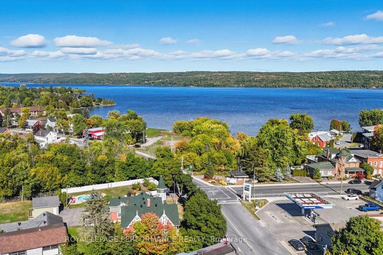 29482695/8-john-street/lorignal/champlain/ontario/K0B1K0_50