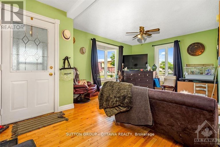 28870961/846-st-laurent-boulevard/overbrookcastle-heights/ottawa/ontario/K1K3A9_5