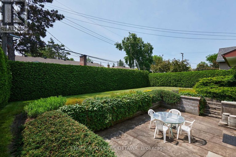 28490167/436-crestview-road/alta-vistafaircrest-heights/ottawa/ontario/K1H5G9_34