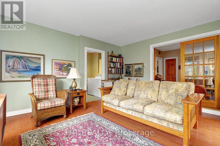 28230942/169-roger-road/faircrest-heights/ottawa/ontario/K1H5C7_33