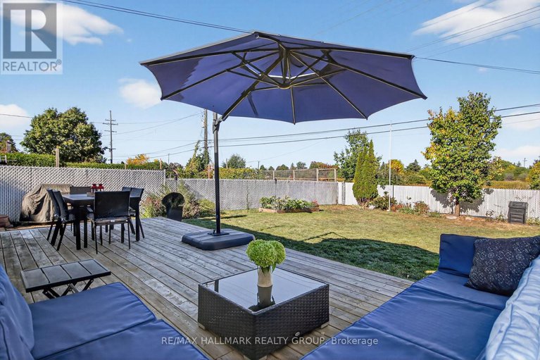 28891693/2074-featherston-drive/urbandale-acres/ottawa/ontario/K1H6R3_28
