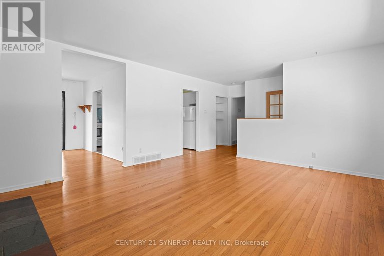 28631237/20-parkside-crescent/meadowlandscrestview/ottawa/ontario/K2G3B5_10