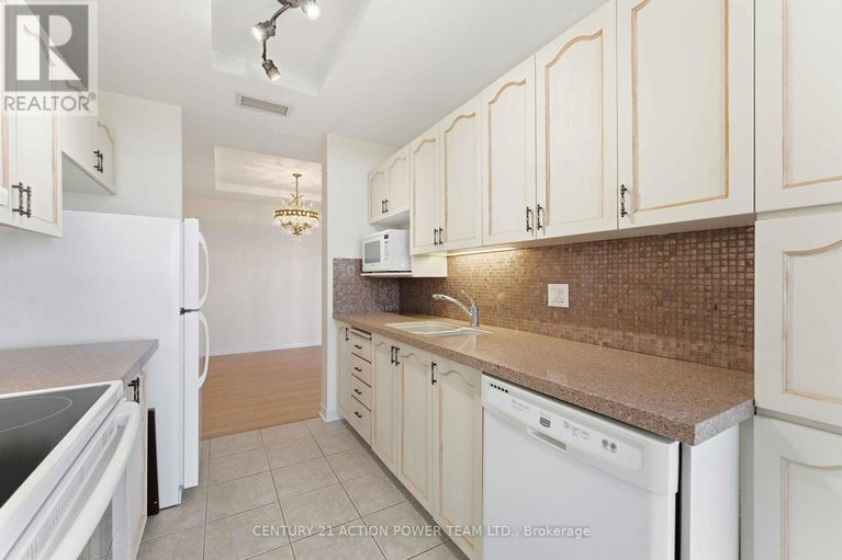 29039550/1216-100-grant-carmen-drive/borden-farmstewart-farmcarleton-heightsparkwood-hills/ottawa/ontario/K2E8B8_17