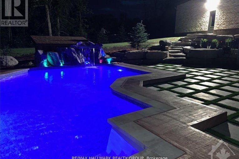 29584360/699-ballycastle-crescent/riverside-south/ottawa/ontario/K1X0A4_48