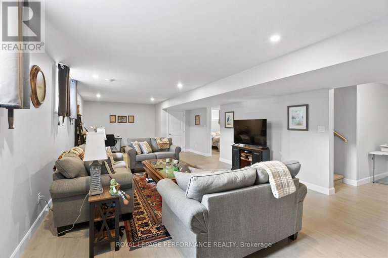 29626647/42-forrester-way/long-sault/south-stormont/ontario/K0C1P0_36