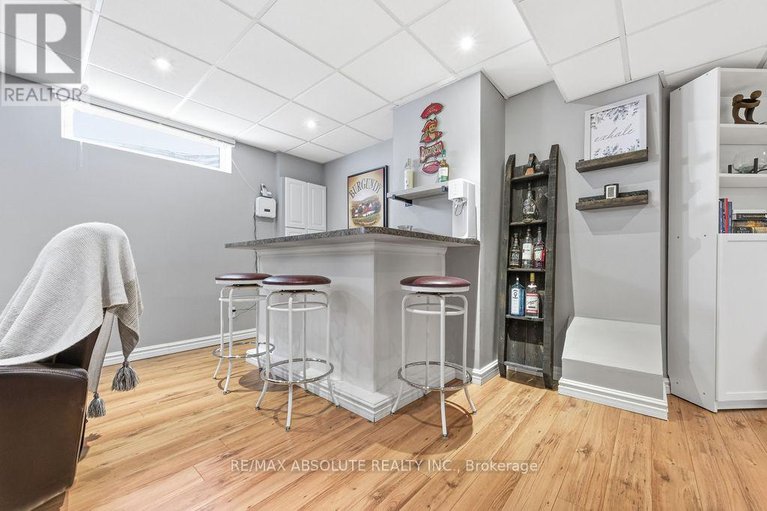 29423086/6145-lariviere-crescent/orleans-village/ottawa/ontario/K1W1C6_26