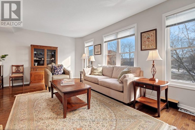 29378688/175-arcola-private/overbrookcastle-heights/ottawa/ontario/K1K4W9_11