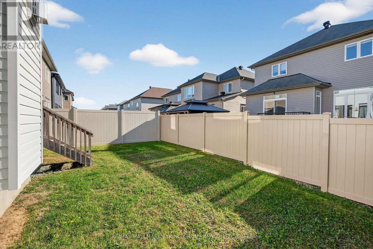 29049191/251-joshua-street/mer-bleuebradley-estatesanderson-park/ottawa/ontario/K1W0H3_48