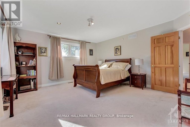 29662785/100-delong-drive/rothwell-heights/ottawa/ontario/K1J7E1_15