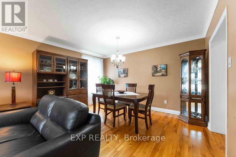 28608756/6-lyall-street/city-viewskylinefisher-heightsparkwood-hills/ottawa/ontario/K2E5G6_5